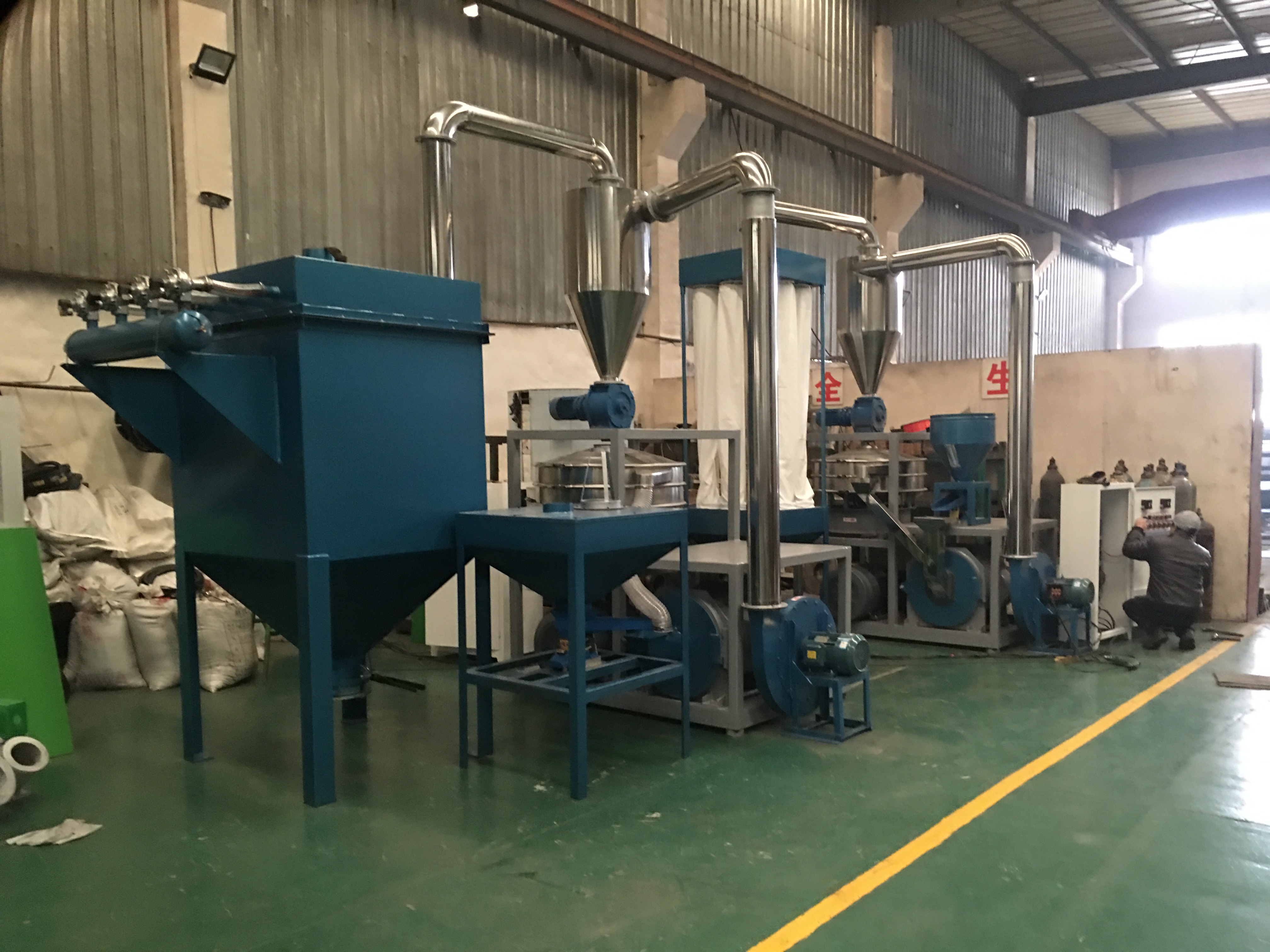 800PVC塑鋼磨粉機-佳諾機械高品質經(jīng)久耐用